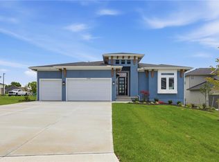 22005 W 99th Ter, Lenexa, KS 66220