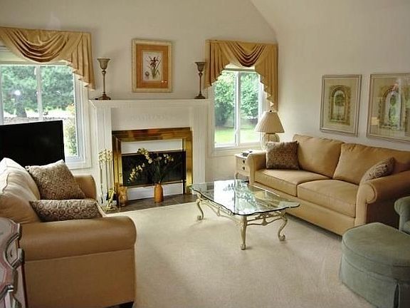 3rd image of 13330 W Fountain Dr