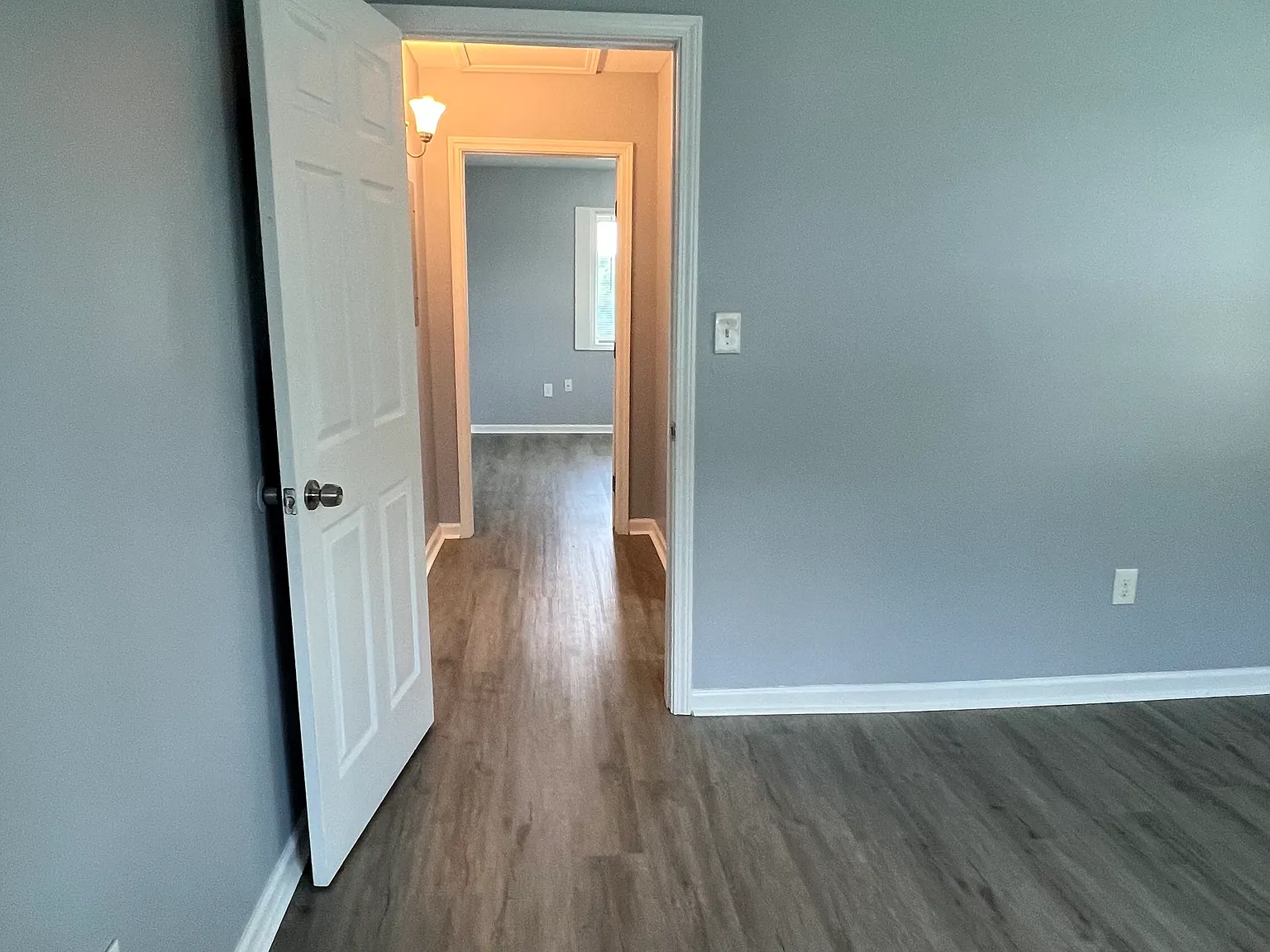 305 W Oak Street — Photo 3
