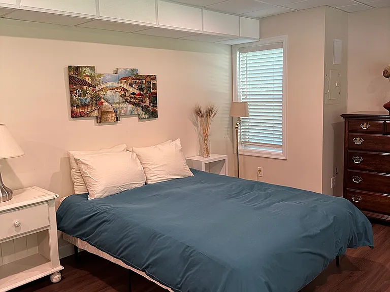 1826 Clay Dr — Photo 2