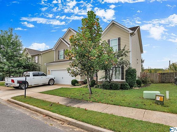 2nd image of 7044 Camrose Ln