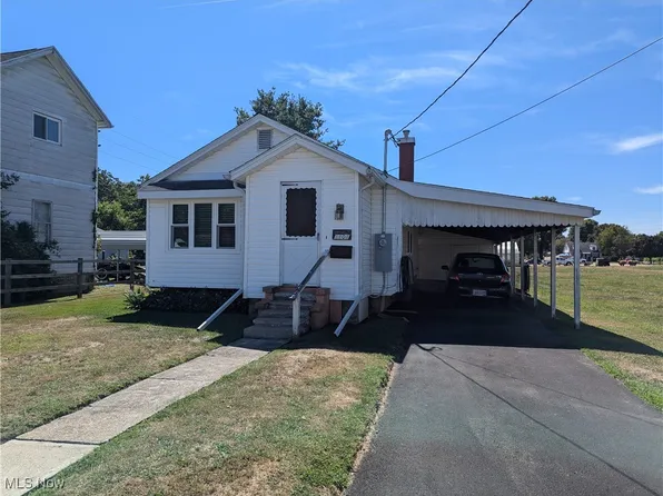 1101 Lynn St, Coshocton, OH 43812