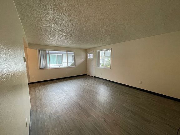 5th image of 554 NE Anderson St #554