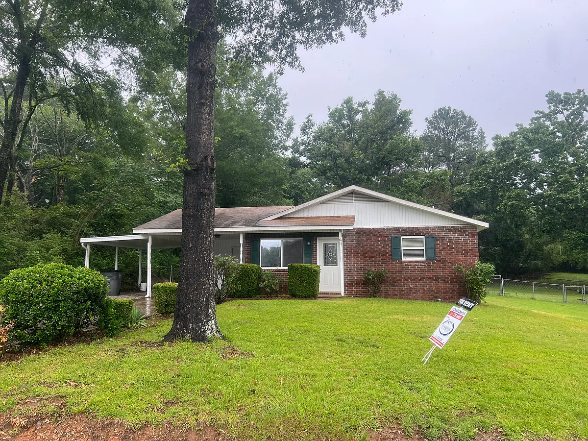 Building Photo - 301 Wildwood Cir
