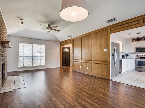 3rd image of 217 Ginger Ln