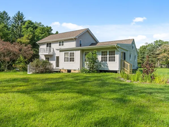 150 Easy St, Howell, NJ 07731