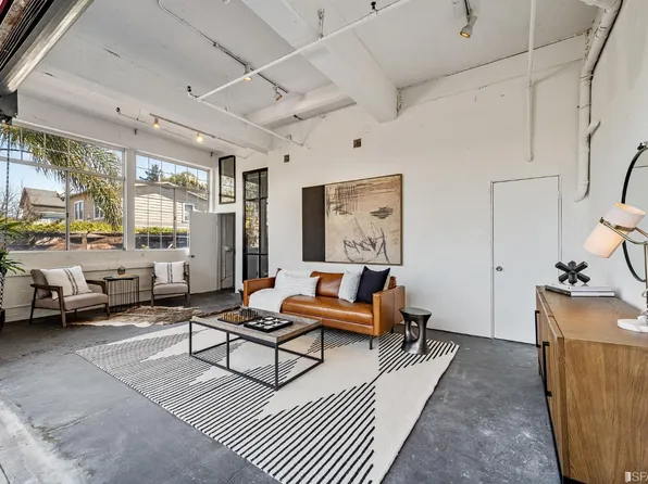 958 28th St #5, Oakland, CA 94608