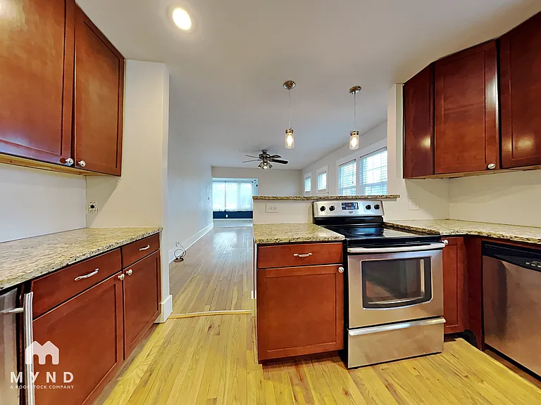 4465 N Meade St — Photo 6
