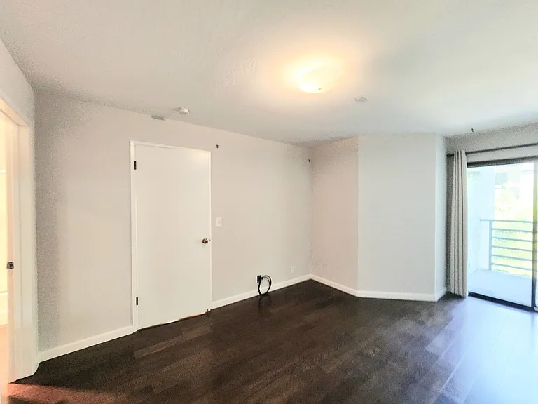 320 Peninsula Ave #213 — Photo 23