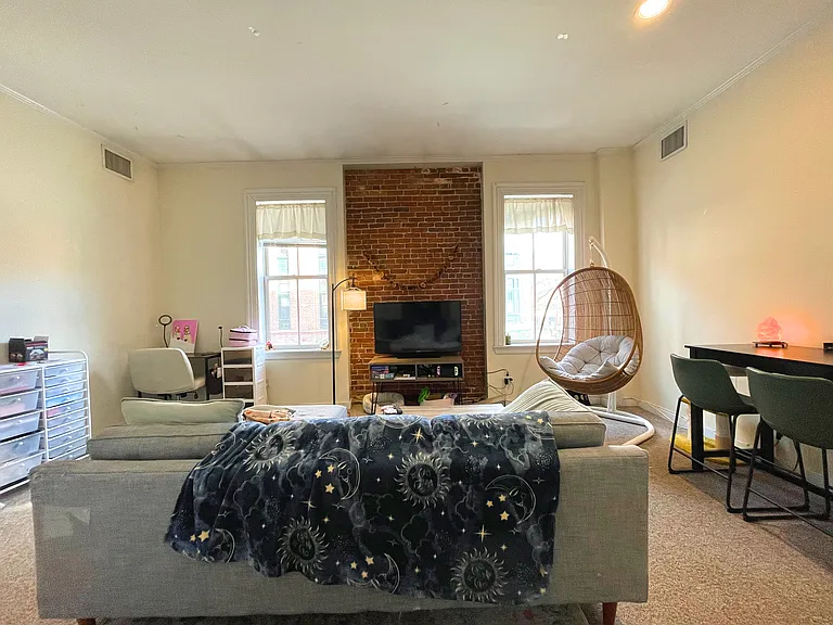 4 Davis Ave #1A — Photo 3