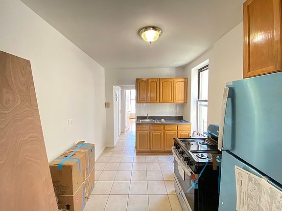 4th image of 14-16 28th Ave #8