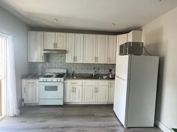 28 East 47th Street image 1 of 6