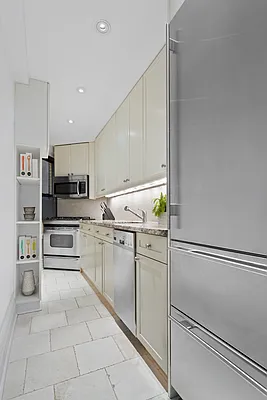 Rented by Compass | media 9