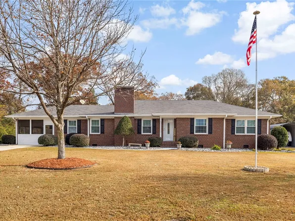 106 Morgan Ave, Iva, SC 29655