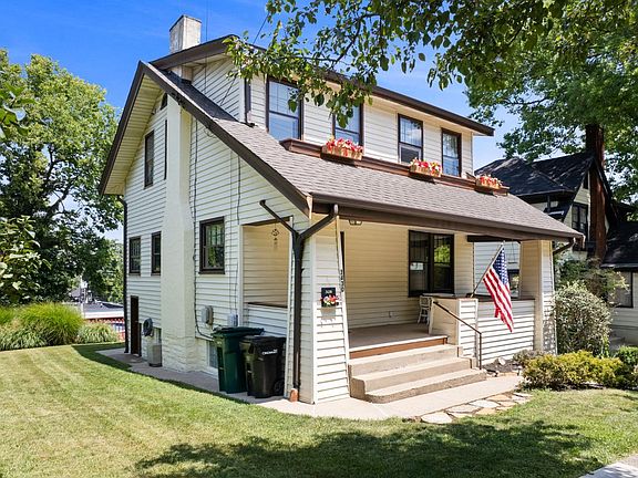 3rd image of 3430 Pape Ave