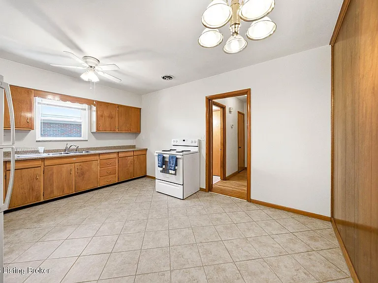 119 McArthur Dr #3 — Photo 12