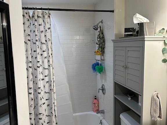 4th image of 53 Fort Ave #3