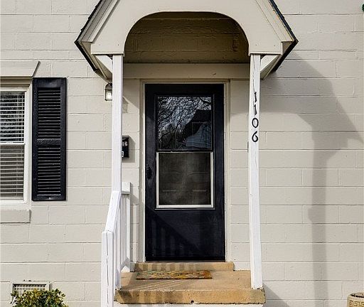 5th image of 1106 S Lombardy St
