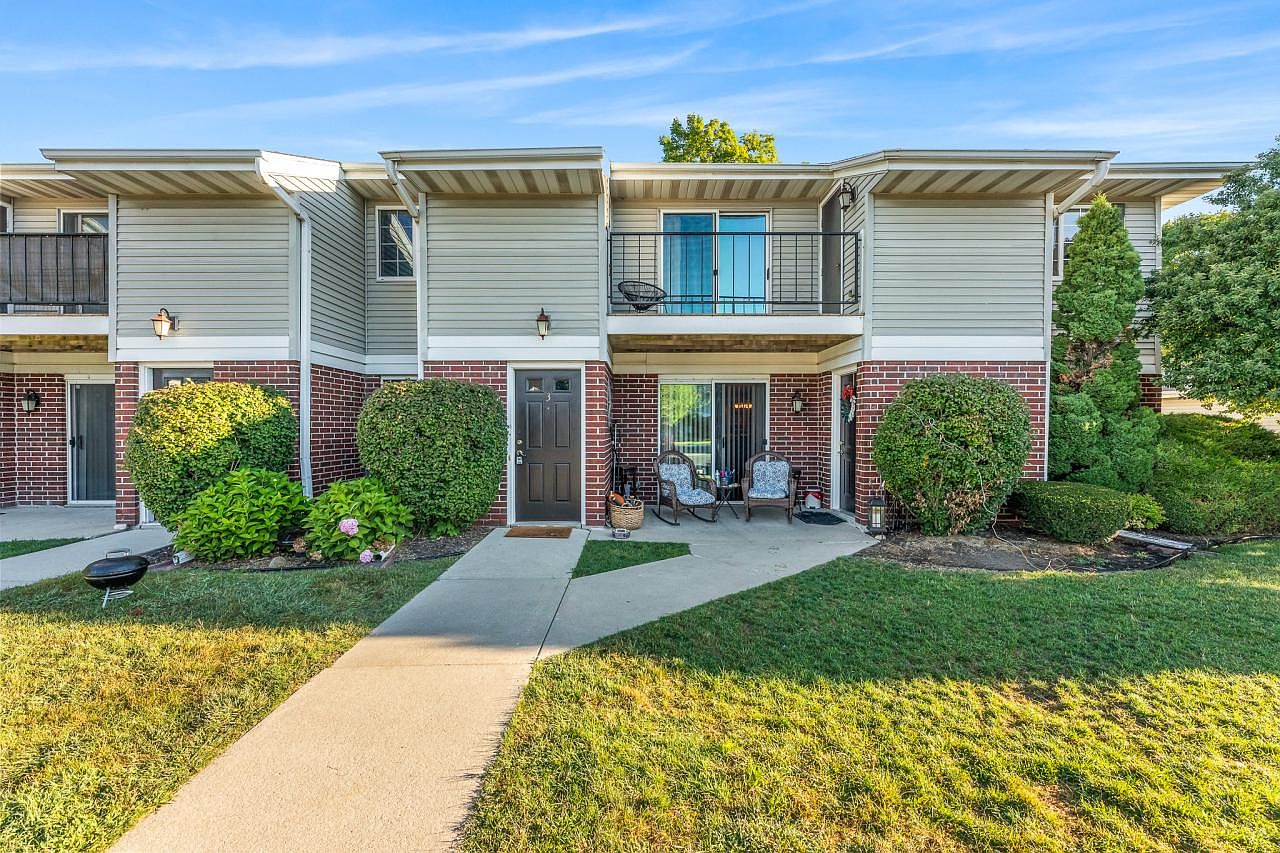 N110W16936 Ashbury CIRCLE #3, Germantown, WI 53022 | Zillow