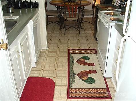 EASY TO CLEAN VINYL FLOORING