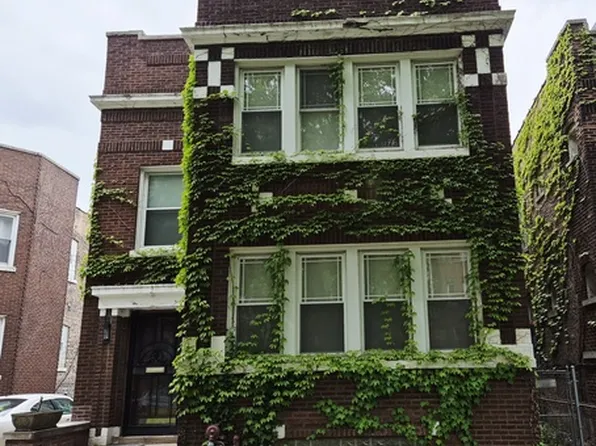 7826 S Bennett Ave, Chicago, IL