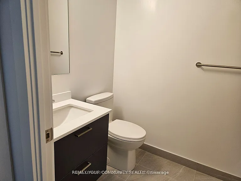 30 Upper Mall Way #509 — Photo 8