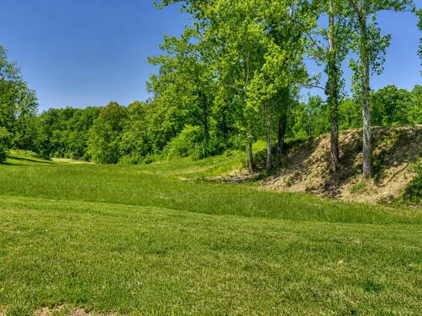 1571 Victoria Woods Dr, Boonville, IN 47601