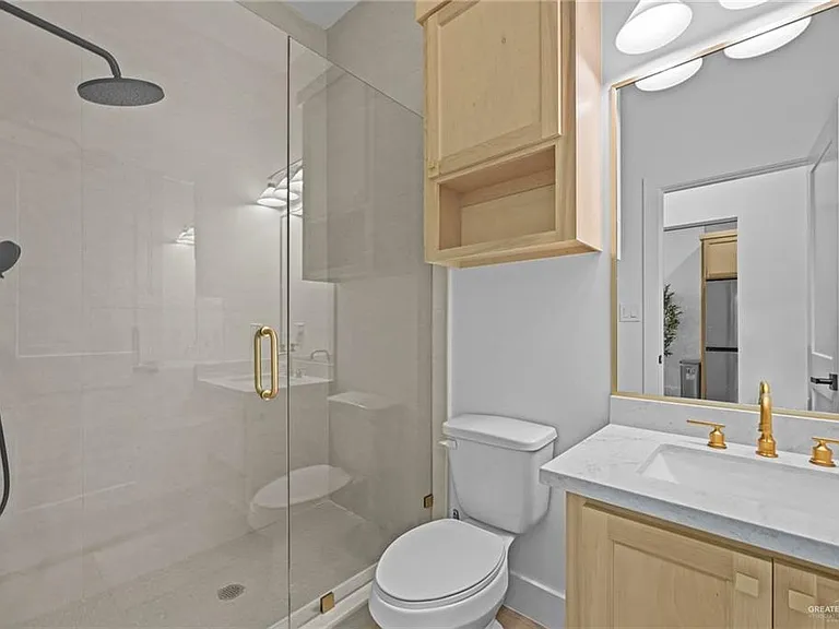 645 Esplanade Cir — Photo 13