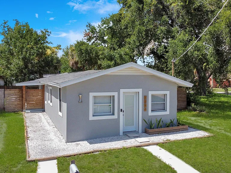 1010 W Grace St — Photo 17