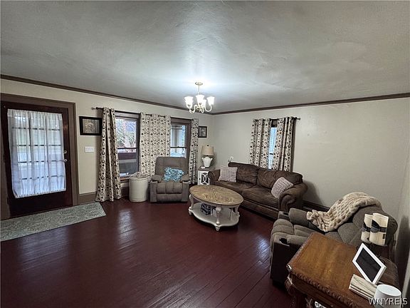 3rd image of 22 Maple St