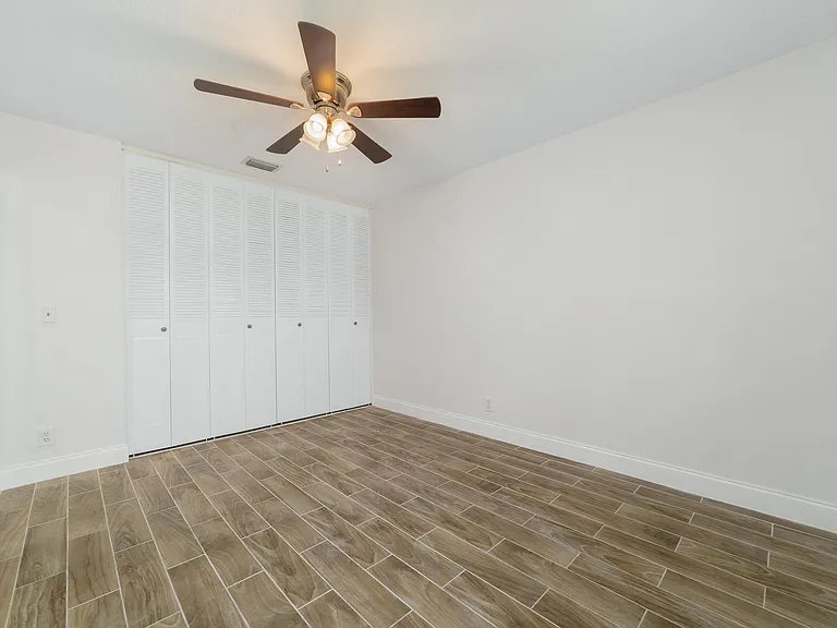2567 Dudley Dr W #F — Photo 25