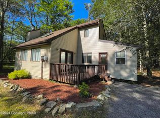 53 Old Post Rd, Tobyhanna, PA 18466