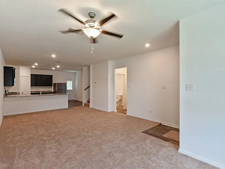 16429 Farmhouse Ln — Photo 5