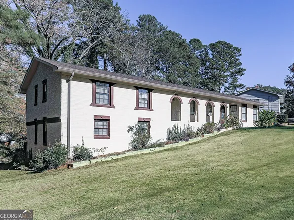 6266 Auburn Dr, Riverdale, GA 30296