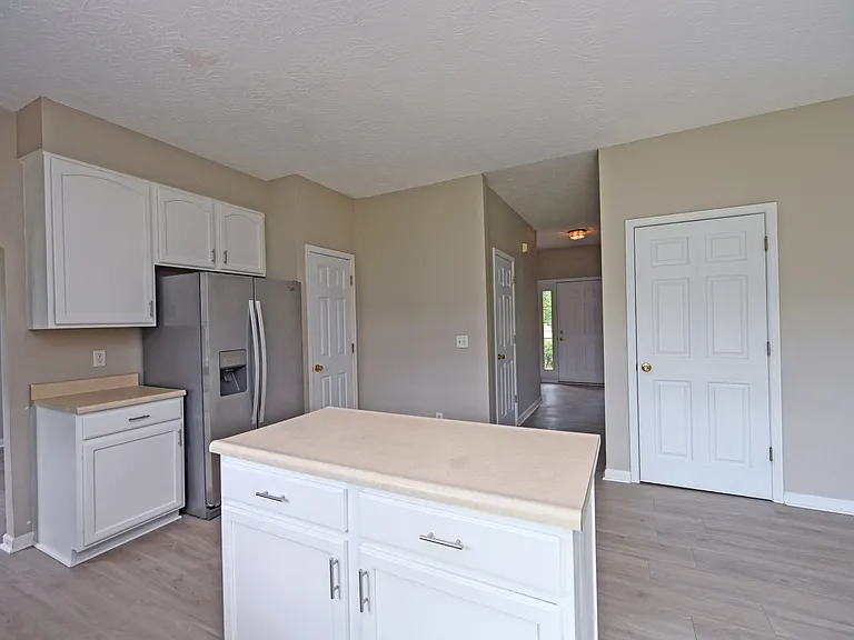 8097 Winding Creek Ct — Photo 16