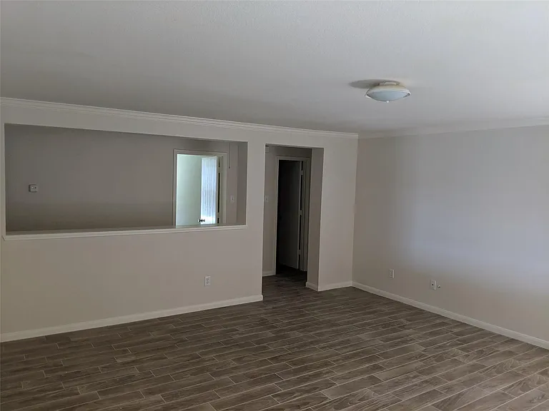 2027 James Madison Dr — Photo 11