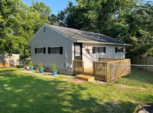 735 W Outer Dr, Oak Ridge, TN 37830