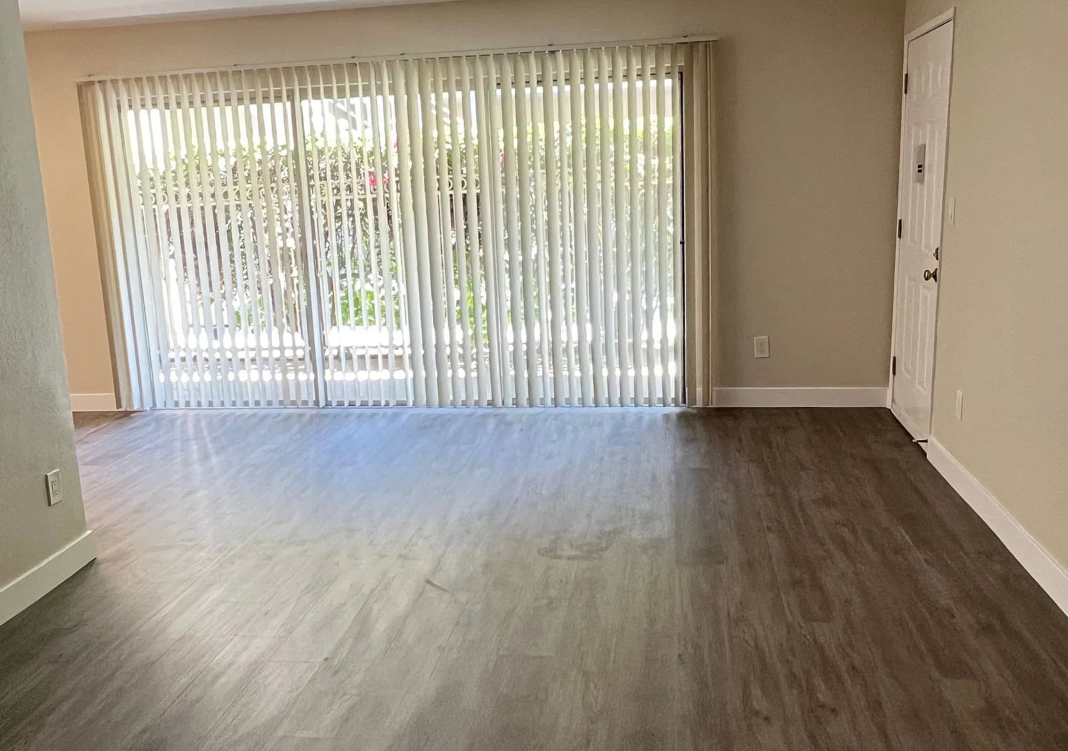 9600 Reseda Blvd — Photo 3