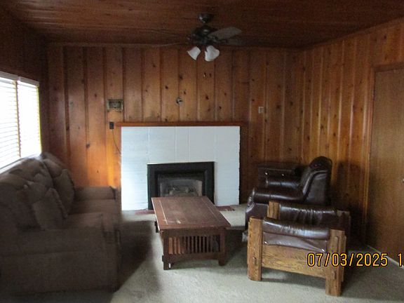 2nd image of 3680 Forest Ave