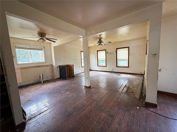 4th image of 1615 Barr Rd