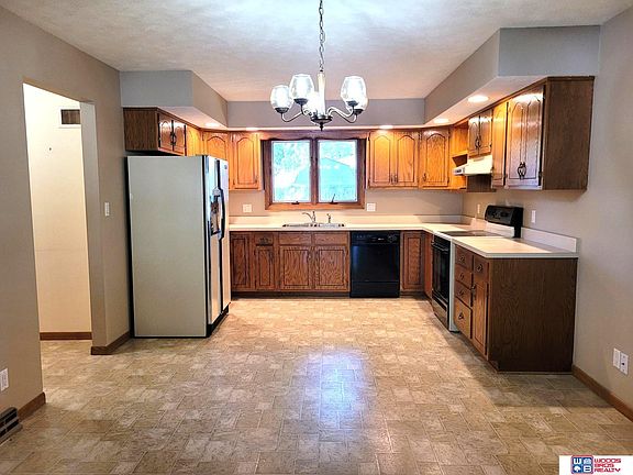 3rd image of 1564 Rainbow Ave
