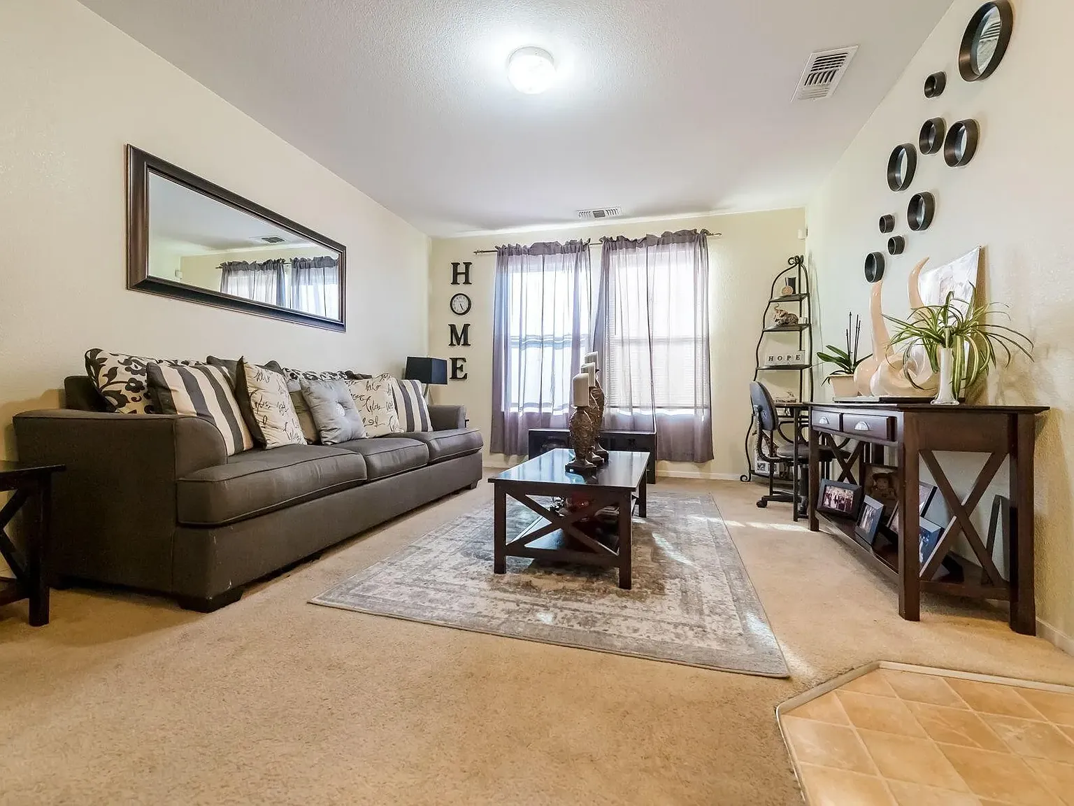 4 bed, 2.5 bath, 1760 sqft, $2,299 — Photo 3