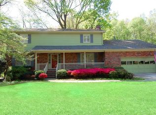 105 Colonial Dr, Florence, AL 35633