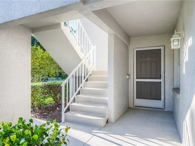 1330 Derbyshire Ct #E-101 — Photo 31