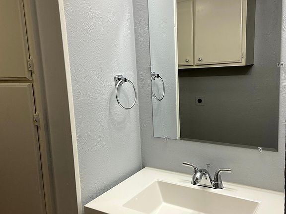 5th image of 5844 Marina Dr