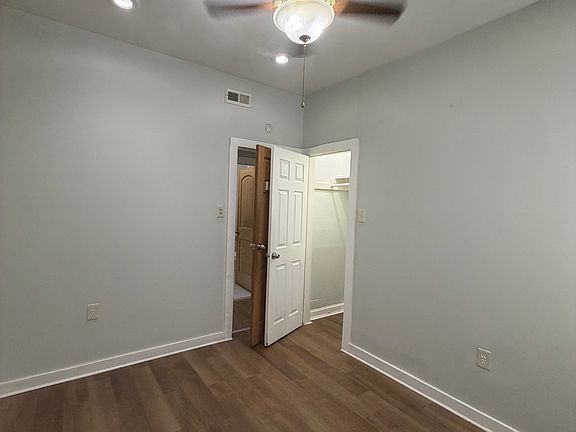 3rd image of 427 N Lawler Ave APT 1