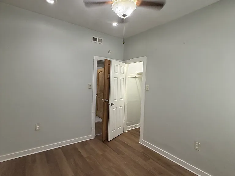 427 N Lawler Ave #1 — Photo 3