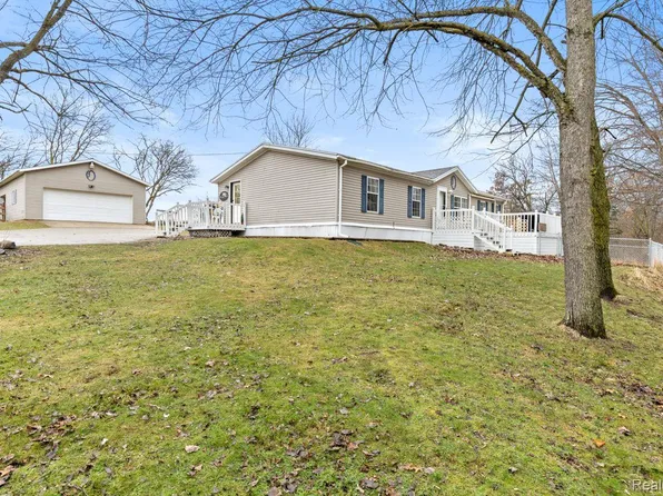 7845 Campbell Rd, Lake Odessa, MI 48849