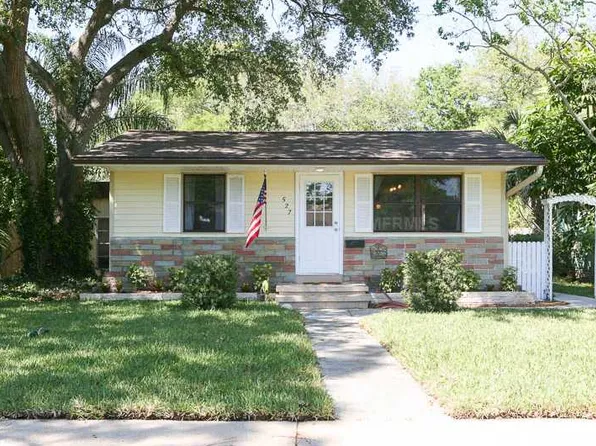 527 48th Ave N, Saint Petersburg, FL 33703
