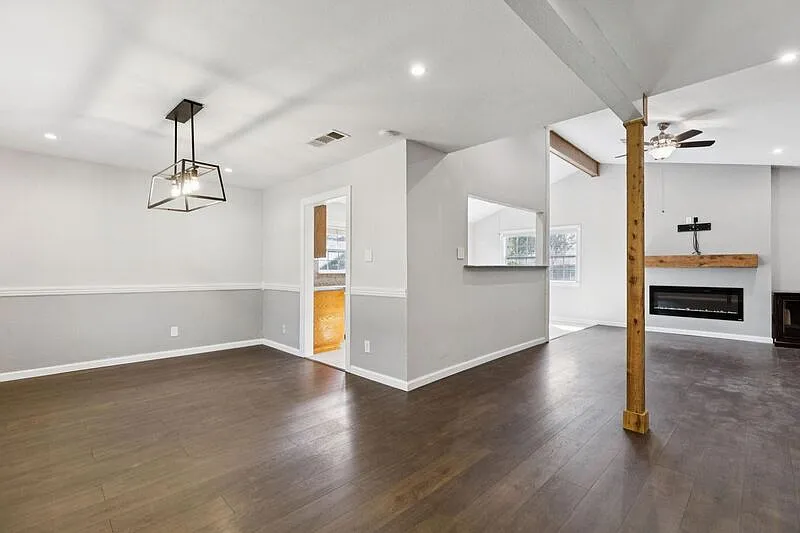 3 bed, 2.0 bath, 1430 sqft, $2,400 — Photo 3